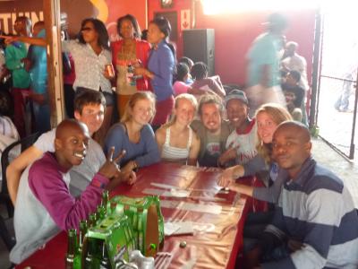 Beim Mzoli Grill und Tanzfest in Gugulethu